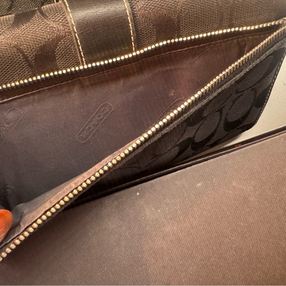 Vintage Coach Women's Black Signature wallet - Picture 3 of 5